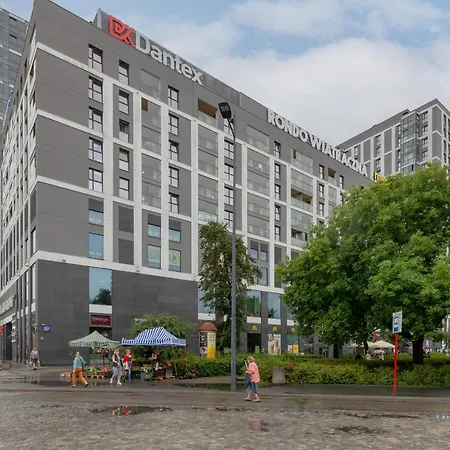 아파트 Rondo Wiatraczna With Parking By Renters 바르샤바