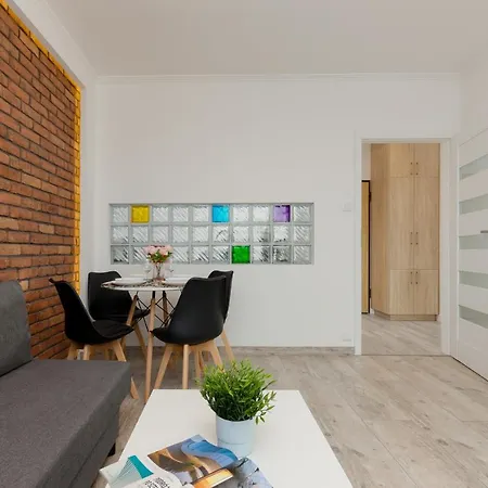 Rondo Wiatraczna With Parking By Renters