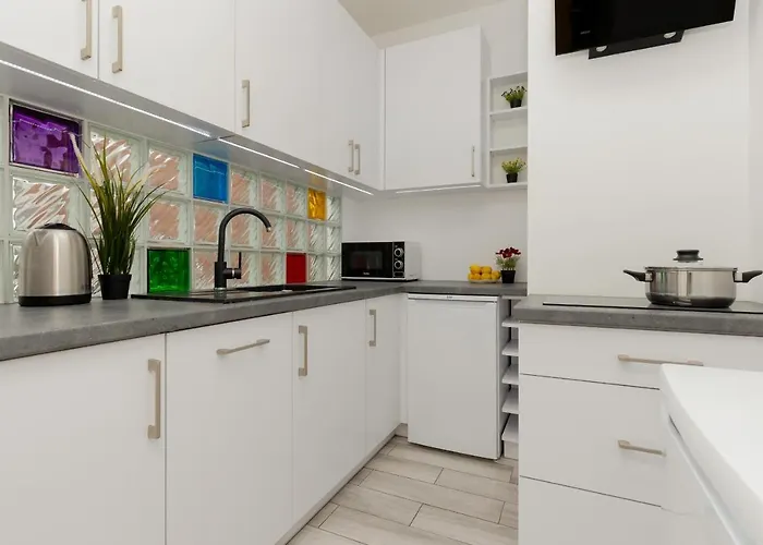 Lejlighed Rondo Wiatraczna With Parking By Renters