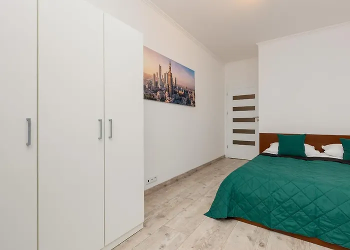 Lejlighed Rondo Wiatraczna With Parking By Renters