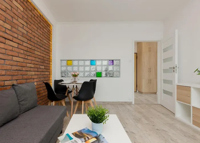 Rondo Wiatraczna With Parking By Renters