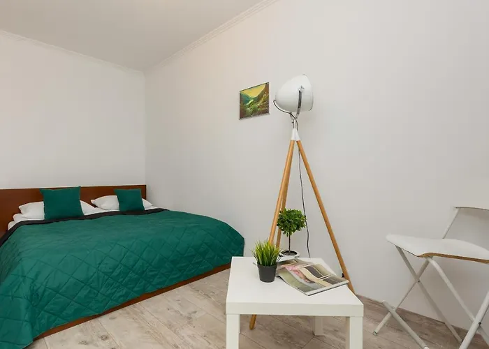 Rondo Wiatraczna With Parking By Renters Lejlighed Warszawa