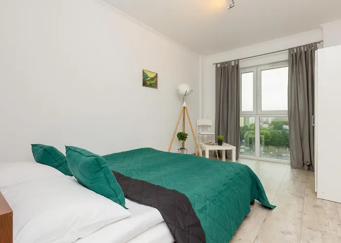 Rondo Wiatraczna With Parking By Renters Warszawa