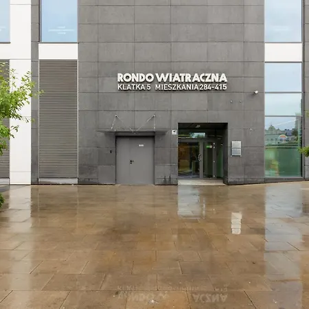 Rondo Wiatraczna With Parking By Renters * Warszawa